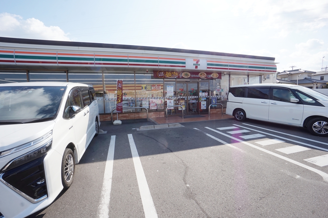 セブンイレブン伊予下吾川東店