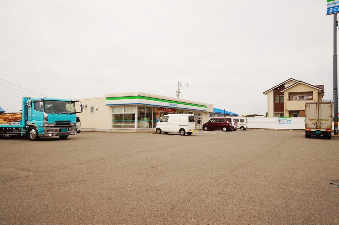 ファミリーマート 伊予灘町店