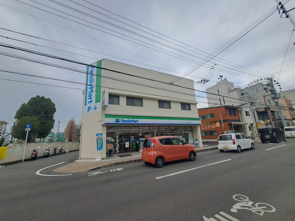 ファミリーマート松山末広町店