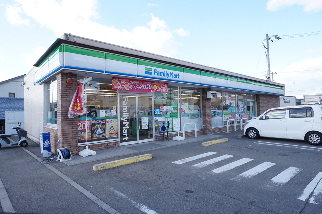 ファミリーマート 松山内宮店