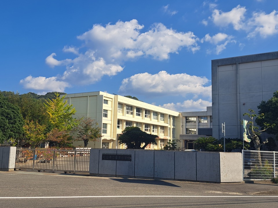 粟井小学校