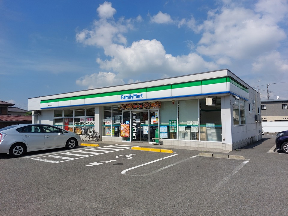 ファミリーマート 東温見奈良店