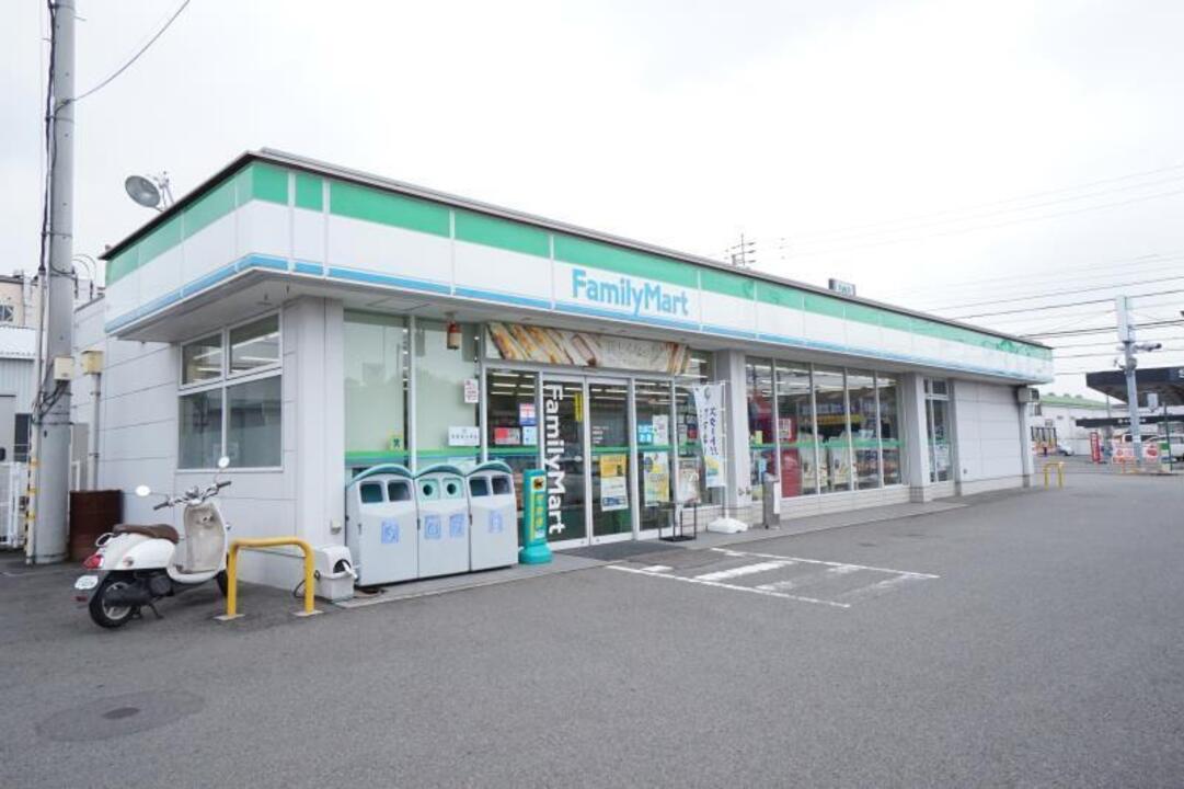 ファミリーマート 松山高岡店