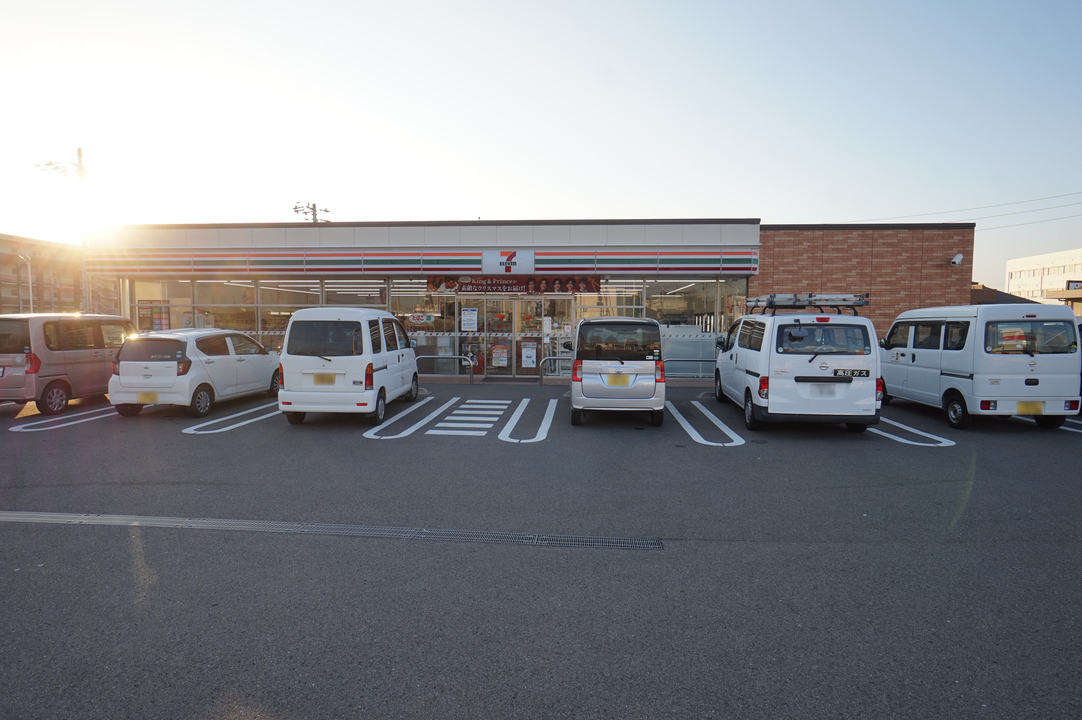 セブンイレブン松山来住町店