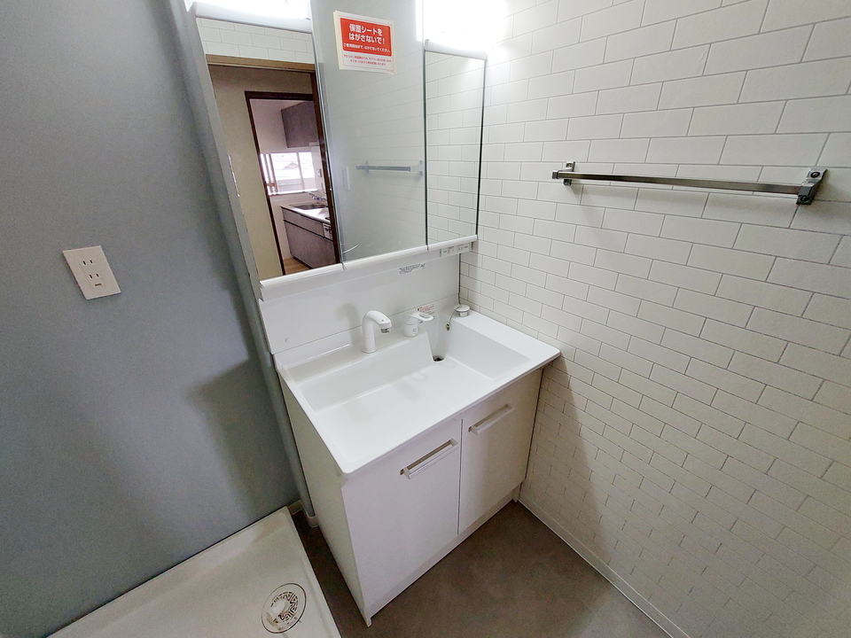 シャワー付洗面化粧台