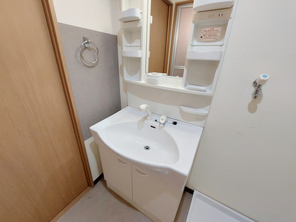 シャワー付洗面化粧台