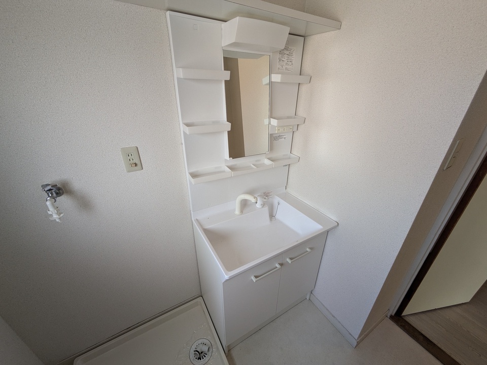 シャワー付洗面化粧台