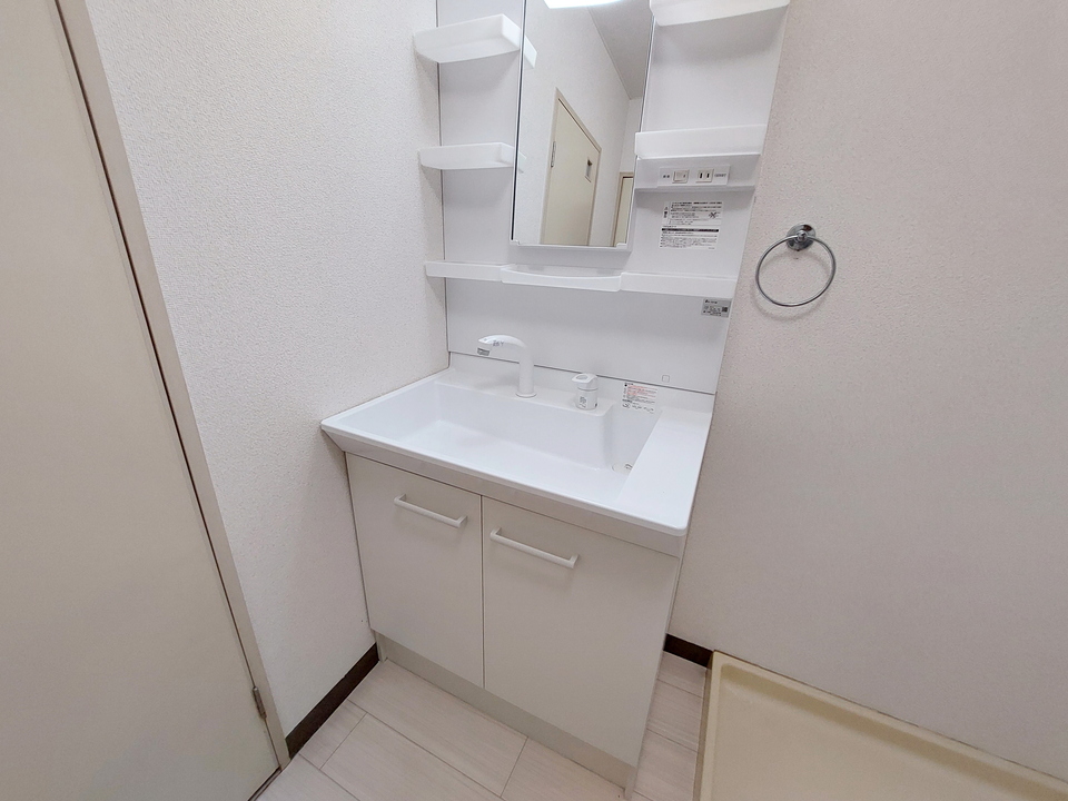 シャワー付洗面化粧台
