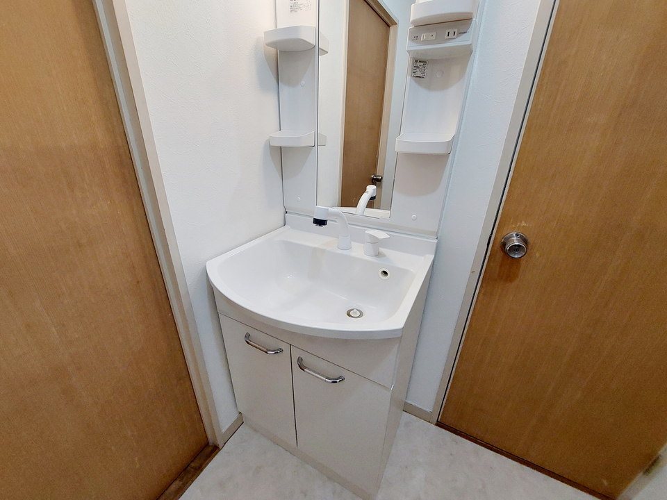 シャワー付洗面化粧台