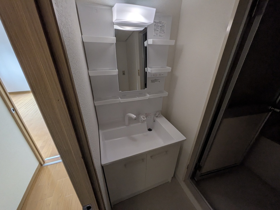 シャワー付洗面化粧台