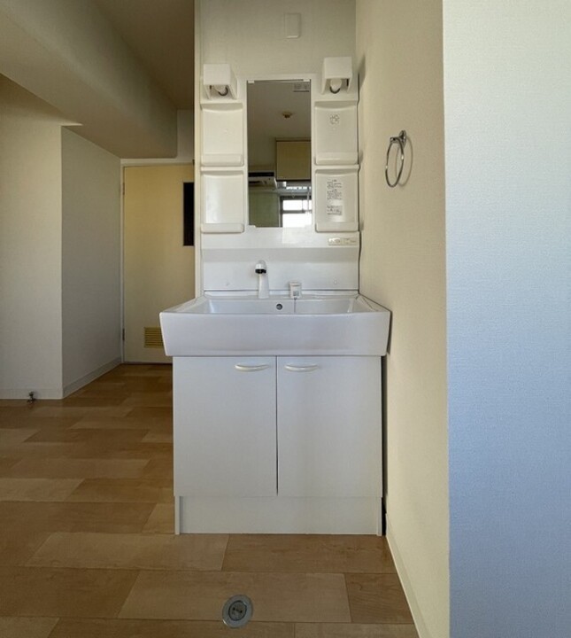 シャワー付洗面化粧台