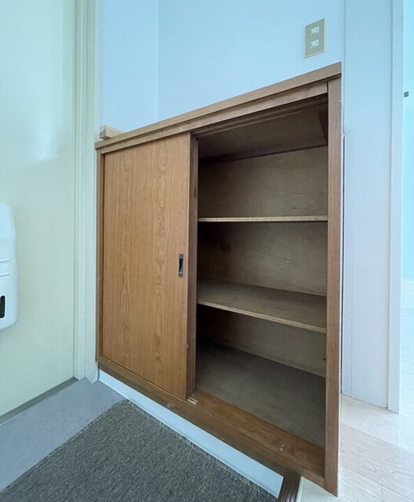 シューズボックス