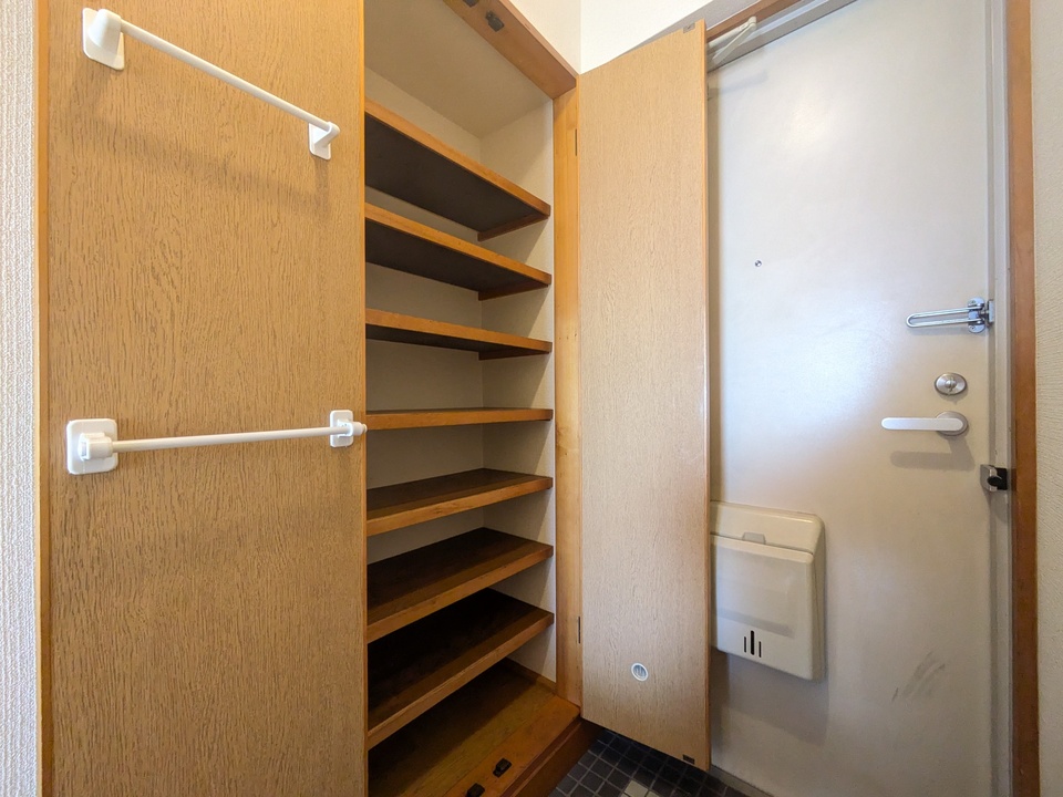 シューズボックス