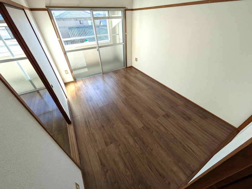 洋室6帖(南西側)