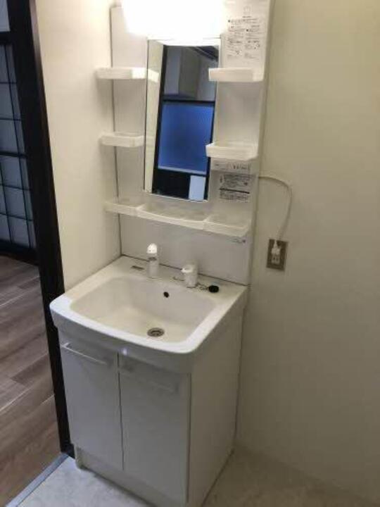 シャワー付洗面化粧台