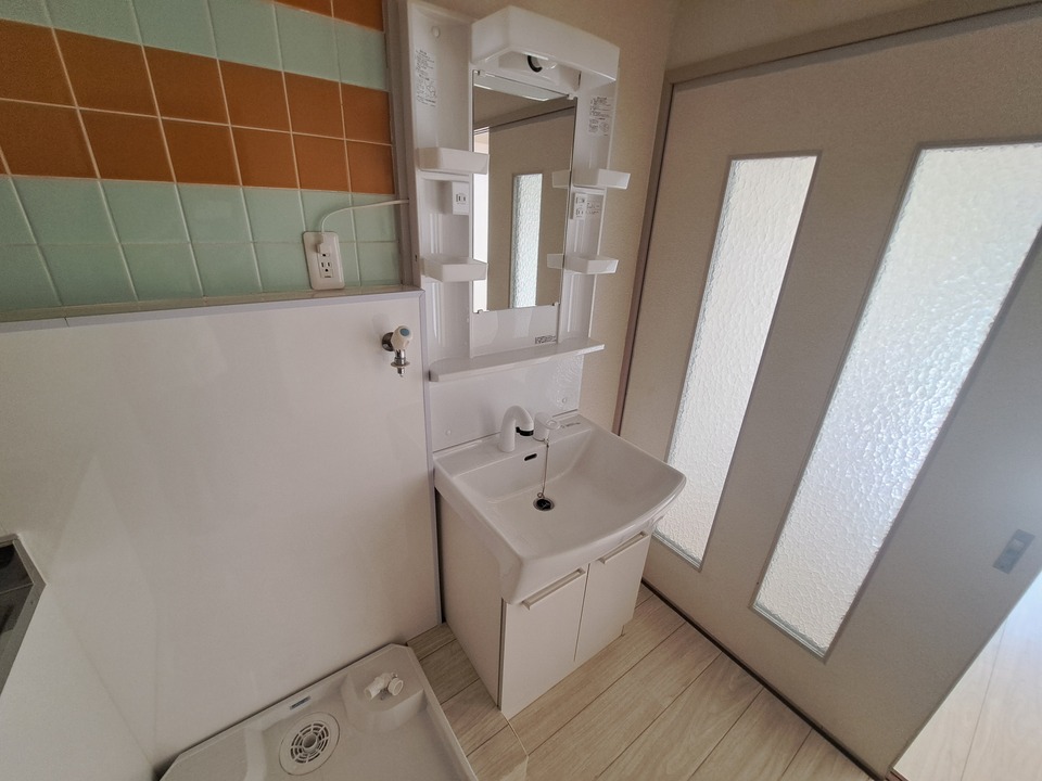 シャワー付洗面化粧台