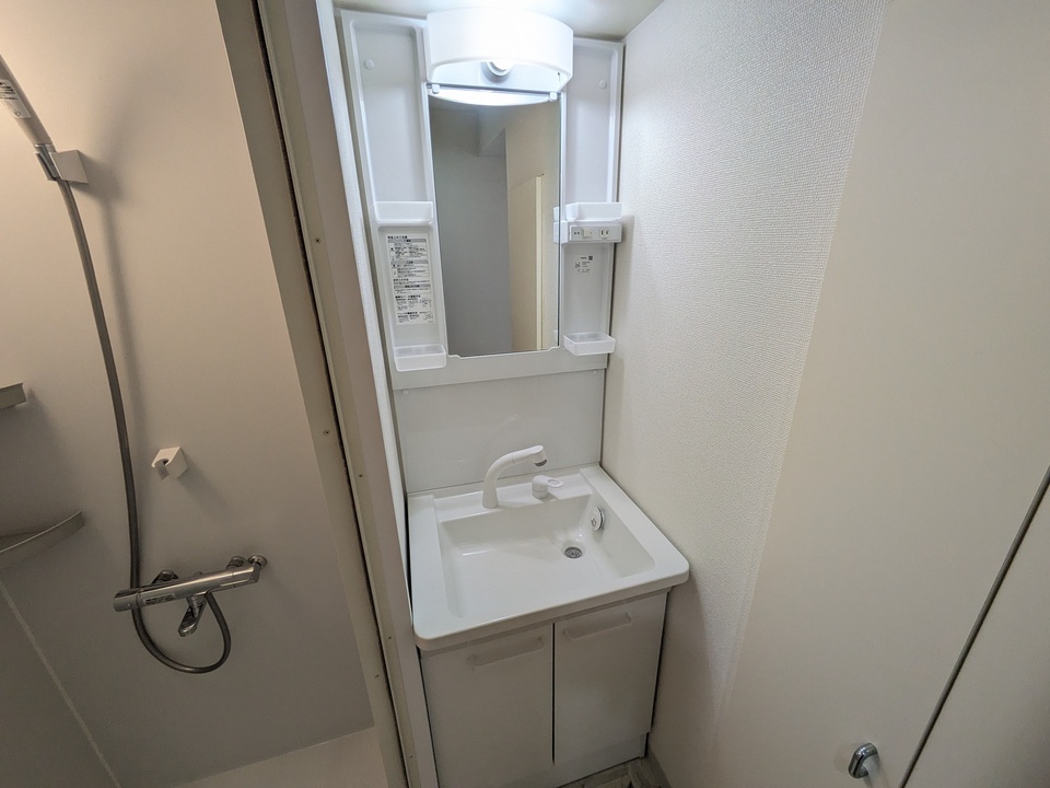 シャワー付洗面化粧台