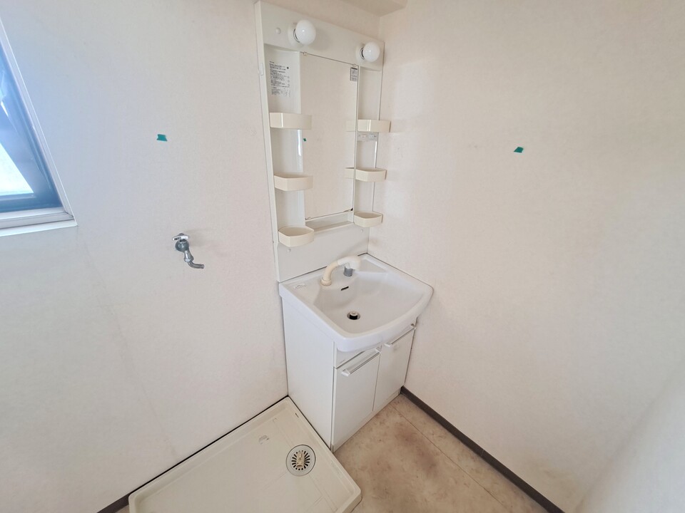 シャワー付洗面化粧台