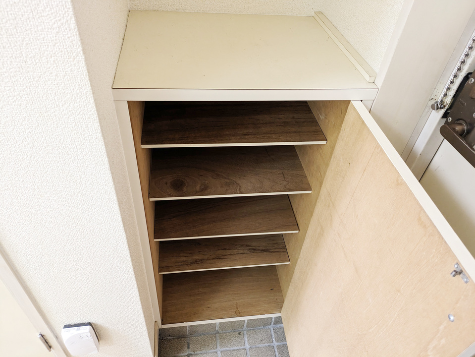 シューズボックス