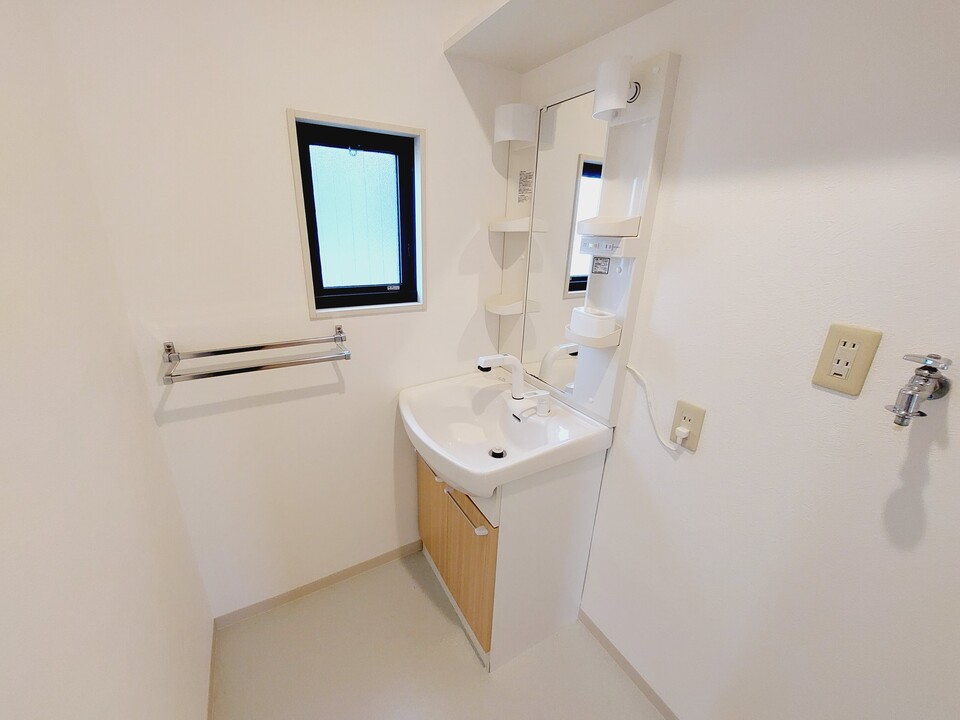 シャワー付洗面化粧台