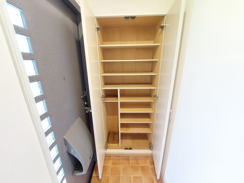 シューズボックス