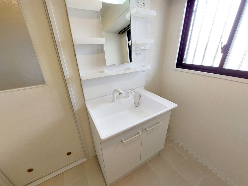 シャワー付洗面化粧台