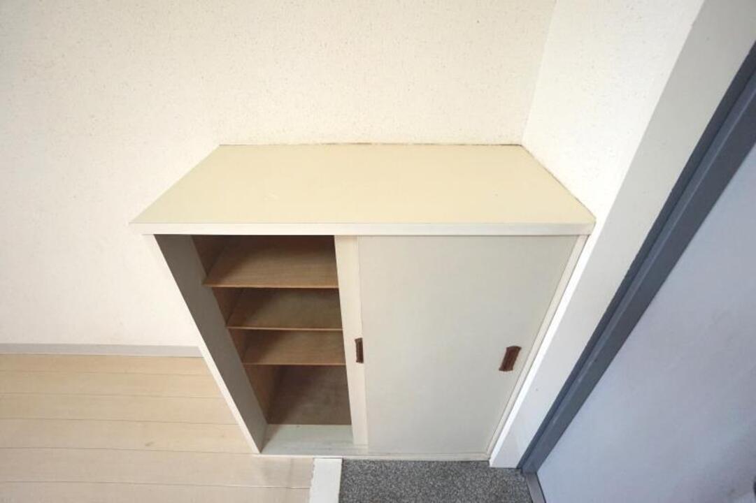 シューズボックス