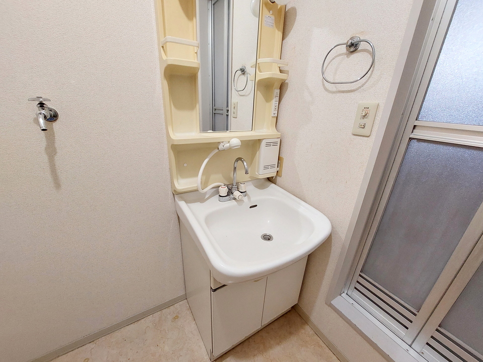 シャワー付洗面化粧台
