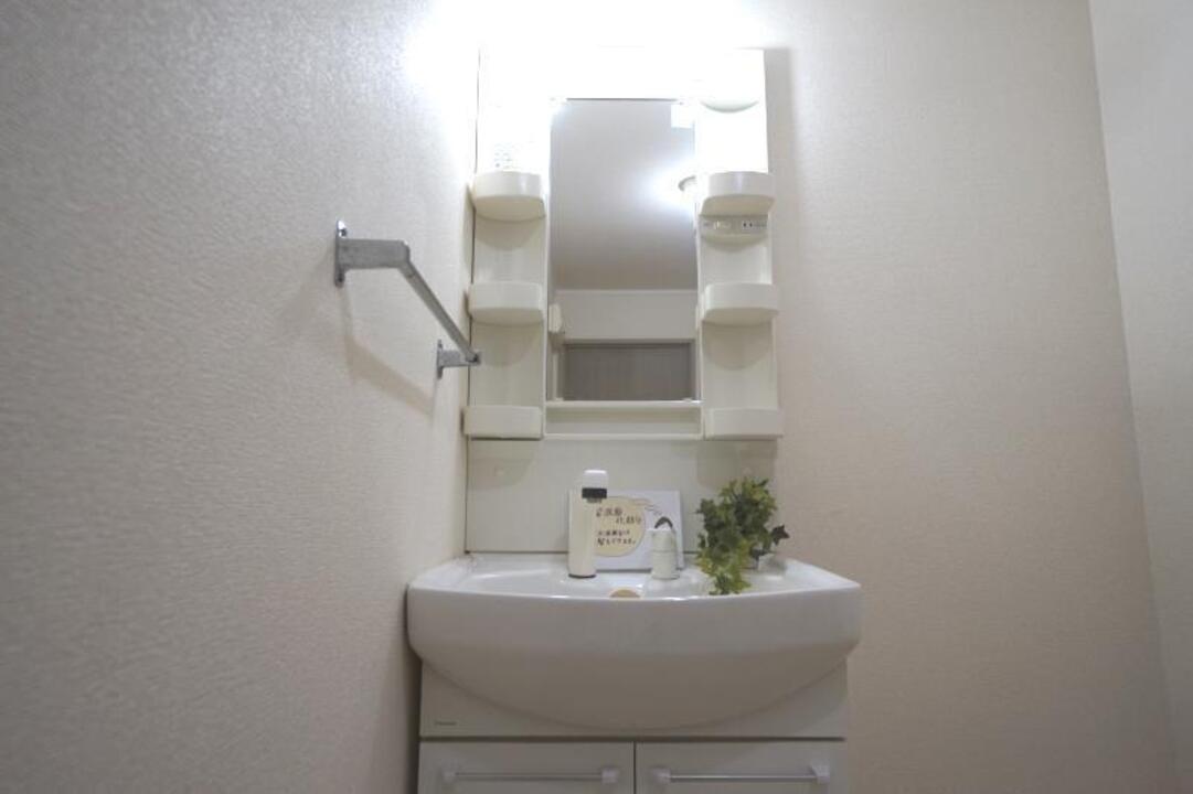 シャワー付洗面化粧台