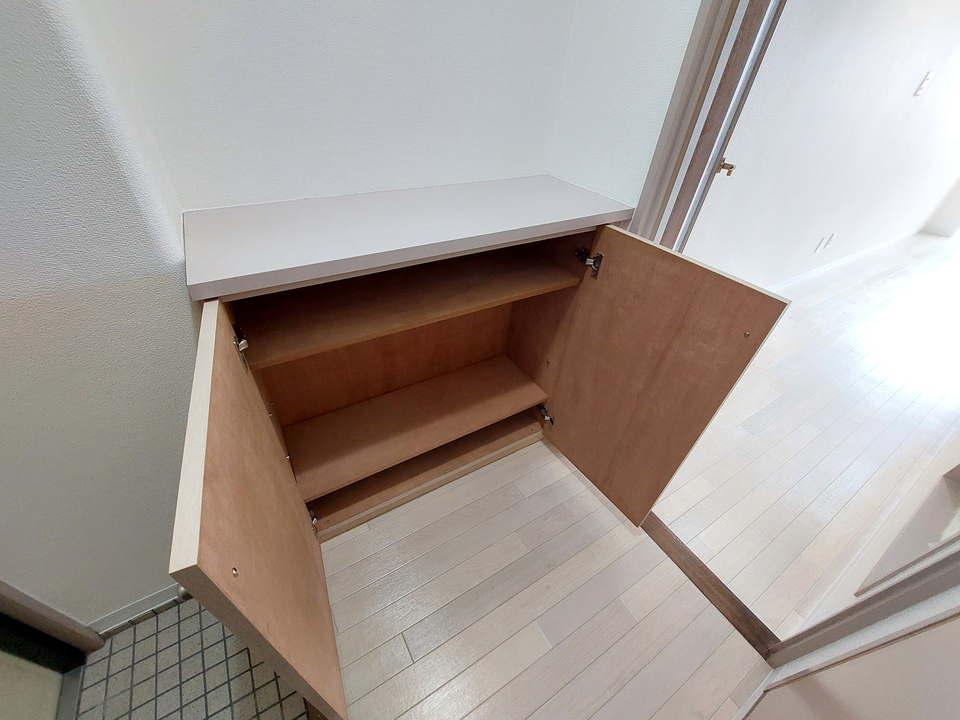 シューズボックス