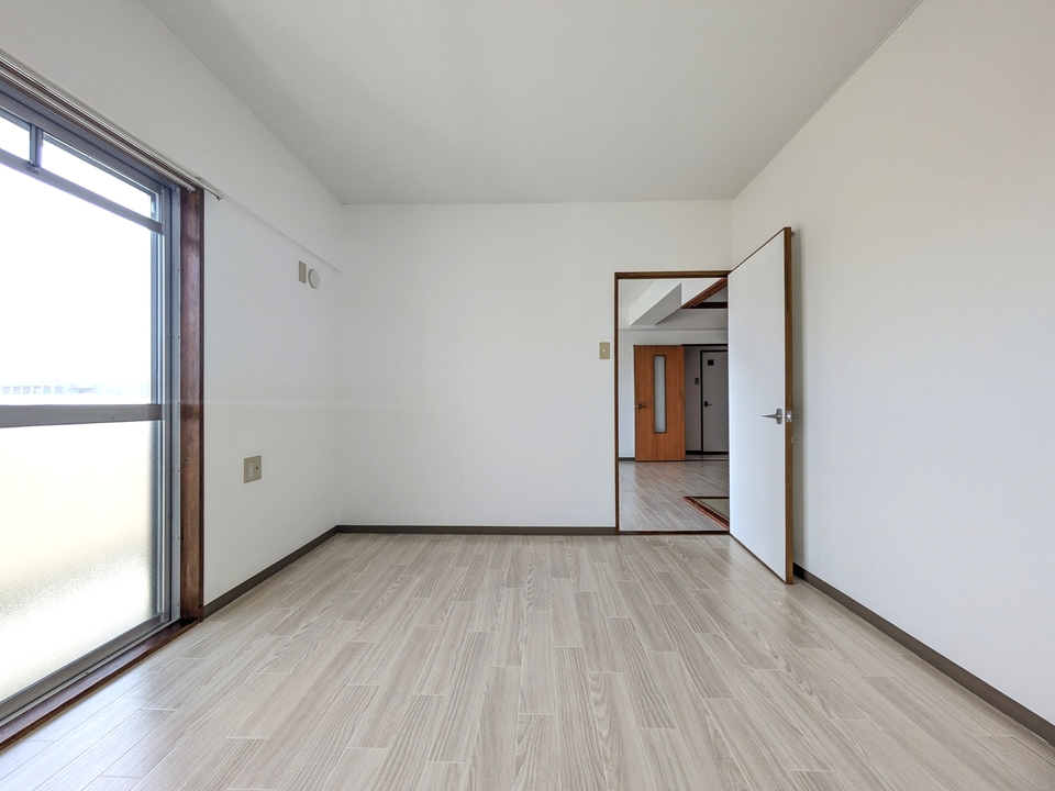 洋室（北東側）