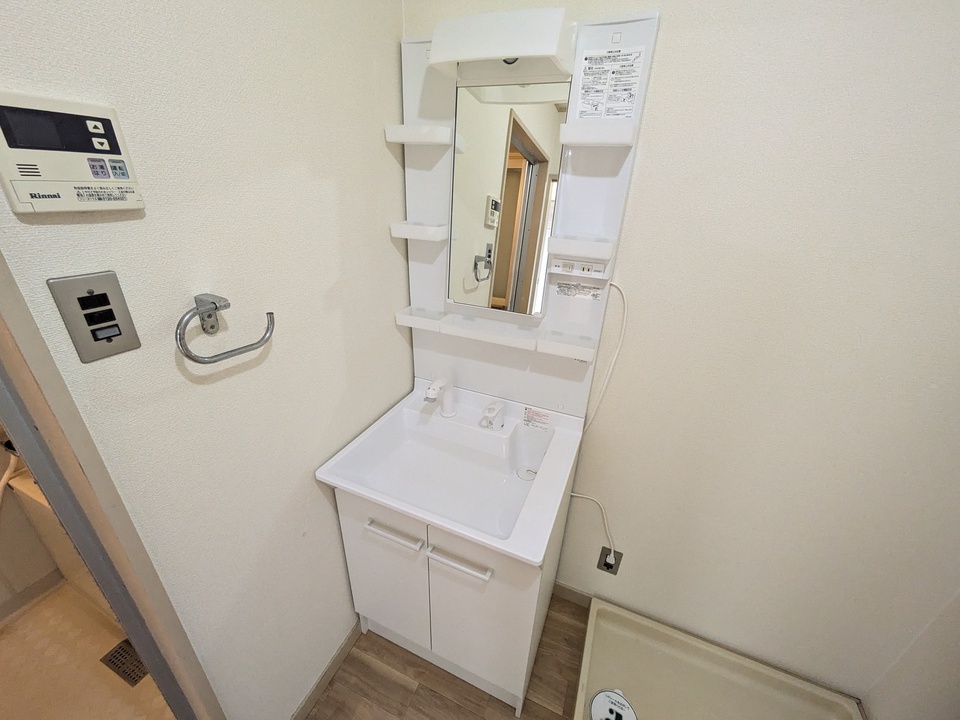 シャワー付洗面化粧台