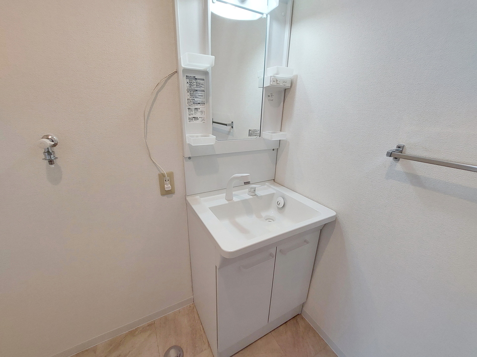 シャワー付洗面化粧台