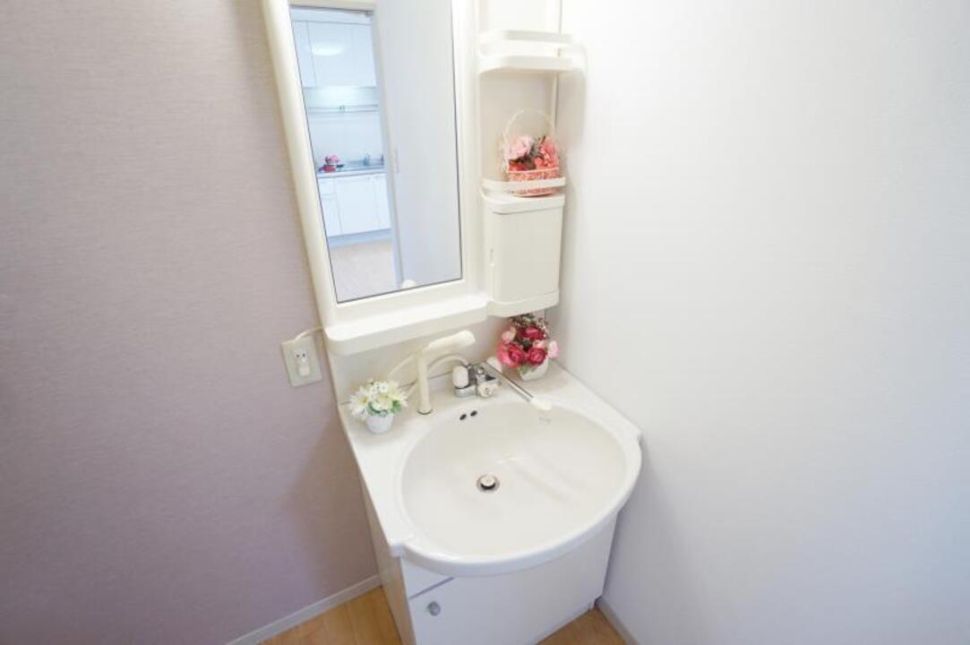 シャワー付洗面化粧台