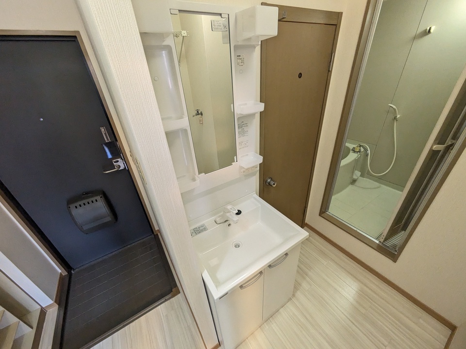 シャワー付洗面化粧台