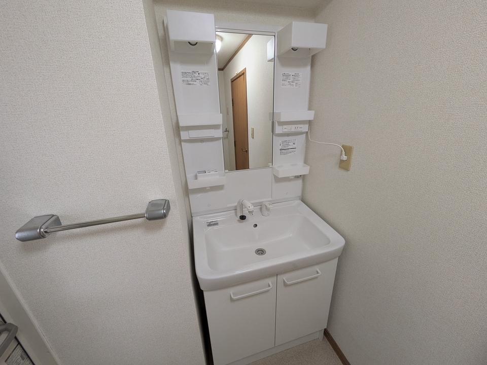 シャワー付洗面化粧台