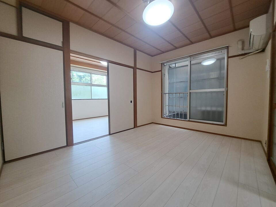 洋室西側