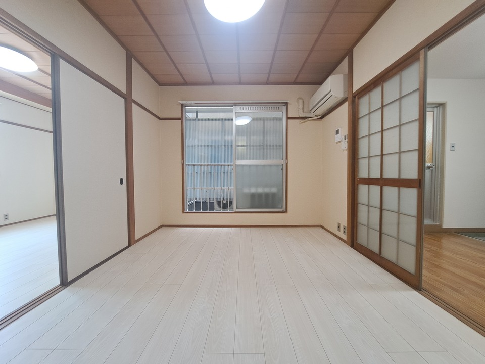 洋室西側