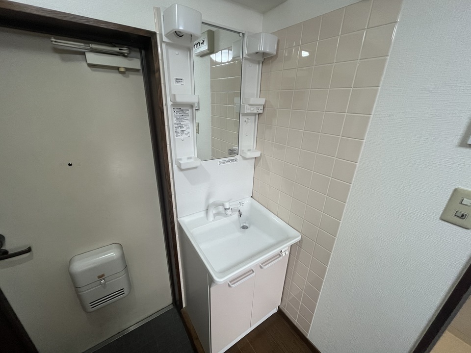 シャワー付洗面化粧台