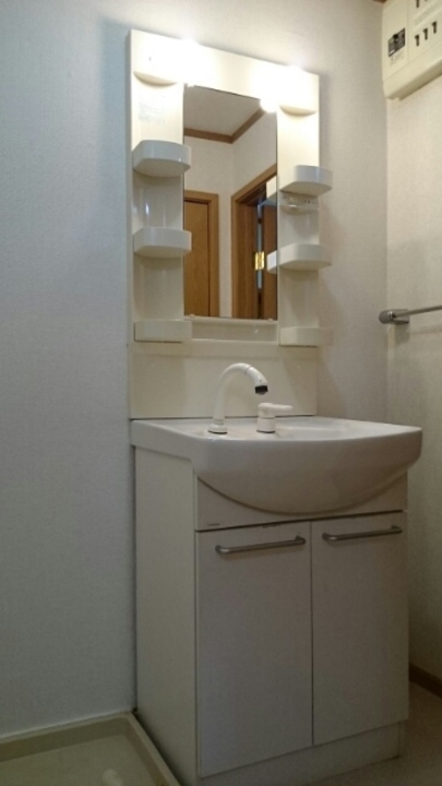 シャワー付洗面化粧台