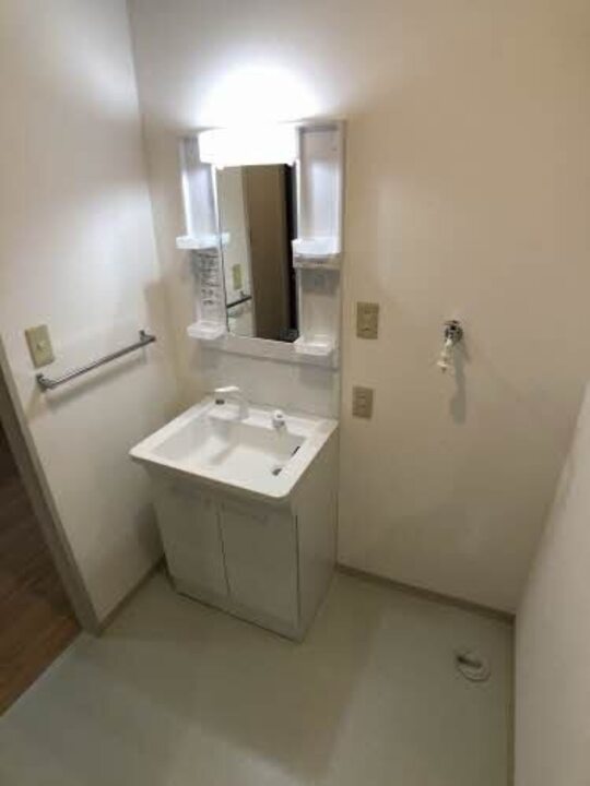 シャワー付洗面化粧台