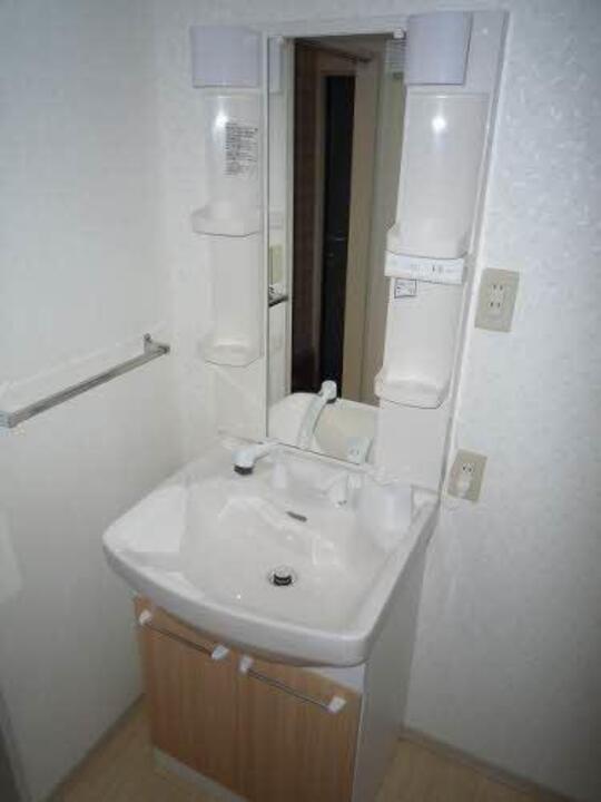 シャワー付洗面化粧台