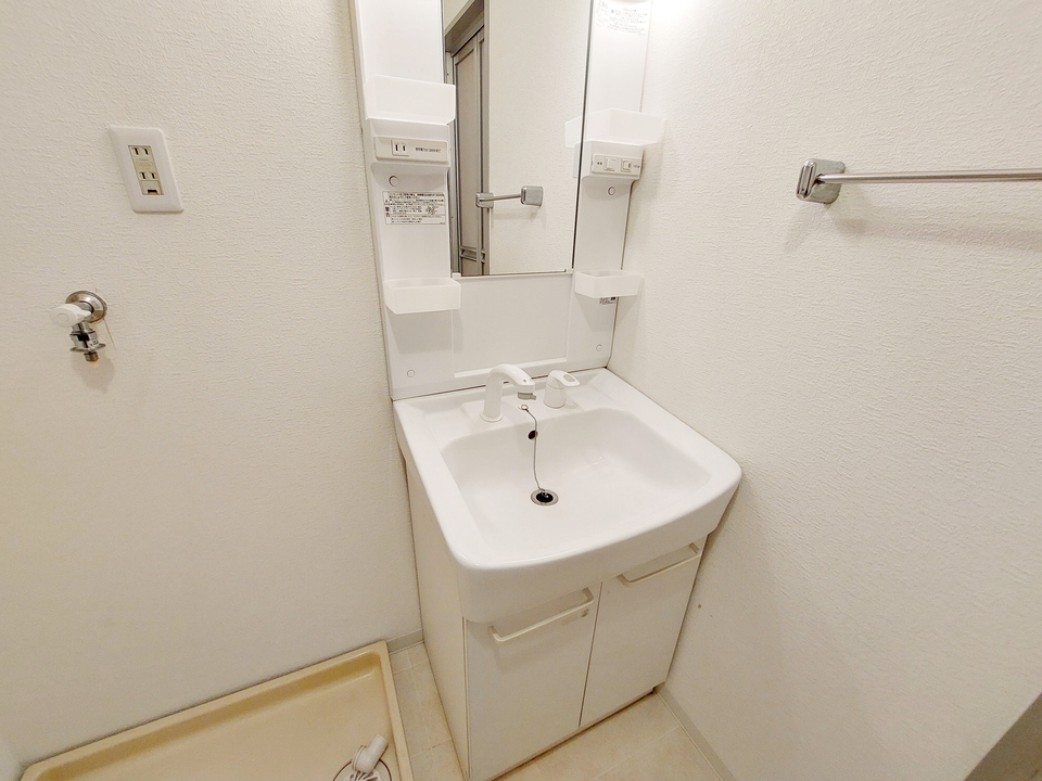 シャワー付洗面化粧台