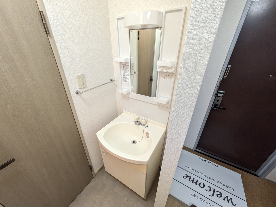 シャワー付洗面化粧台