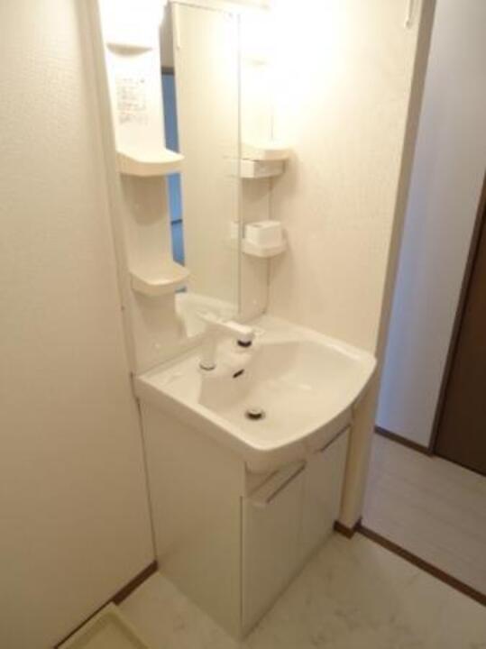 シャワー付洗面化粧台