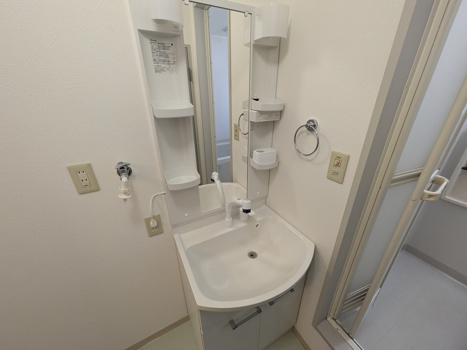 シャワー付洗面化粧台