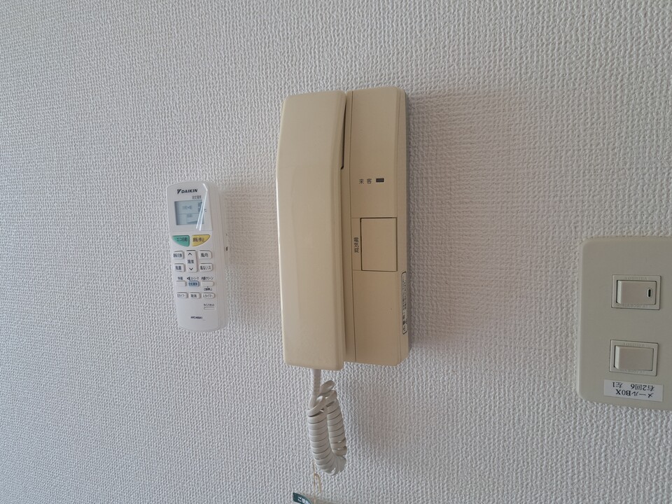 インターホン