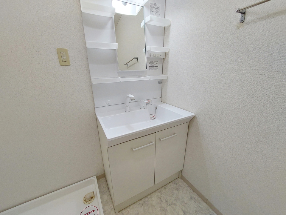 シャワー付洗面化粧台