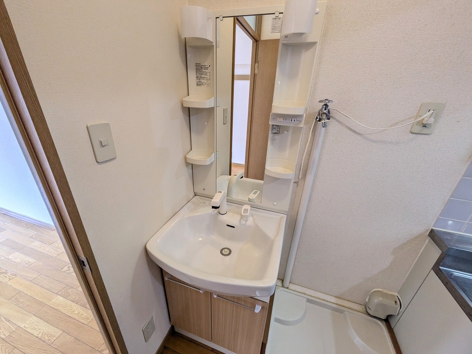 シャワー付洗面化粧台