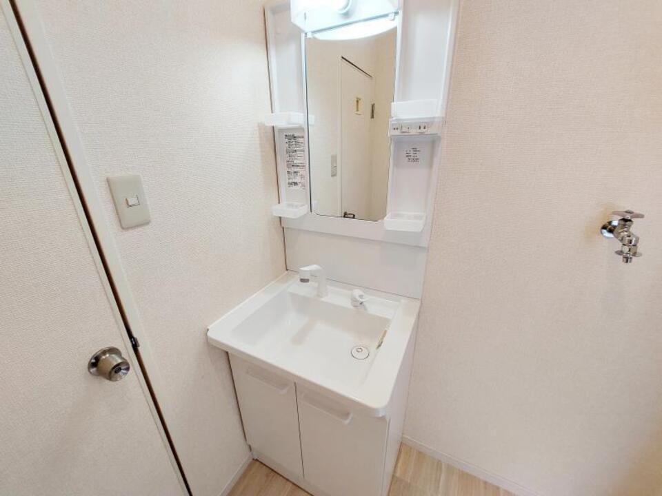 シャワー付洗面化粧台